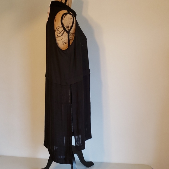 Candie's Sleeveless Blouse - Picture 5 of 12